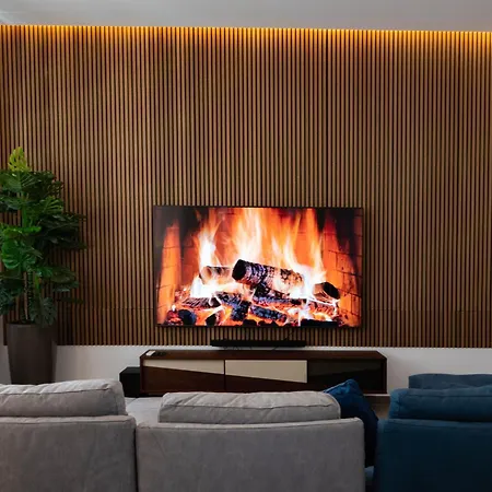 Luma With Heated Pool, Jacuzzi, Gym, Sauna&cinema