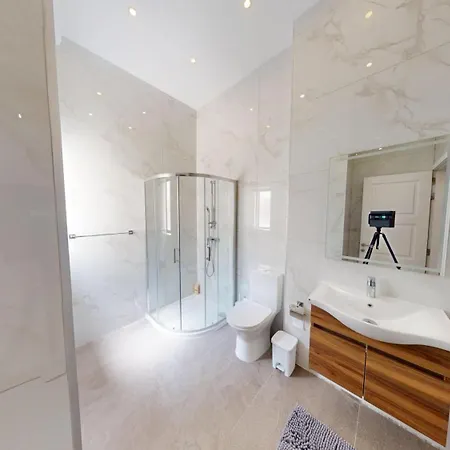 Luma With Heated Pool, Jacuzzi, Gym, Sauna&cinema *