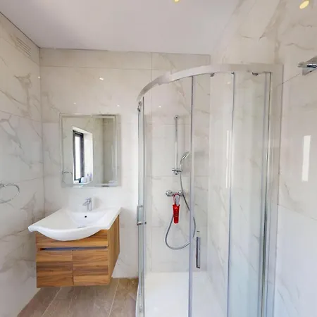 Luma With Heated Pool, Jacuzzi, Gym, Sauna&cinema * Sliema