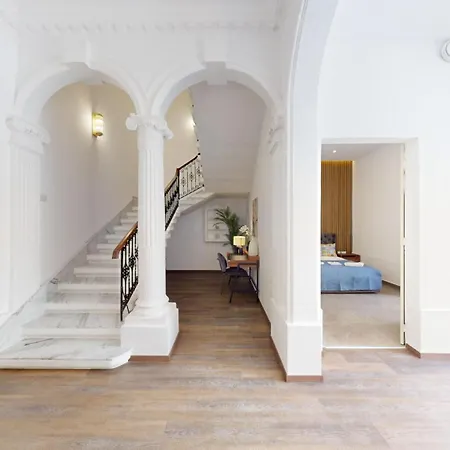 Windsor 5br With Heated Pool, Jacuzzi, Gym, Sauna And Cinema