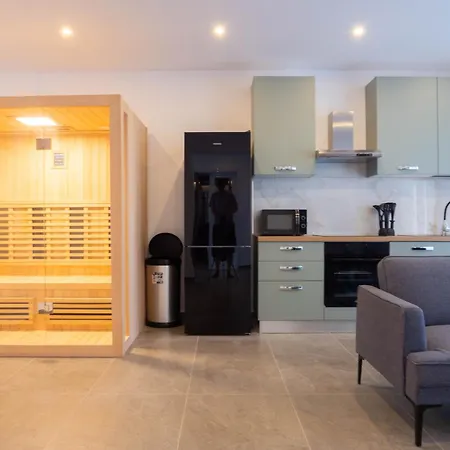 Windsor 5br With Heated Pool, Jacuzzi, Gym, Sauna And Cinema 빌라 *