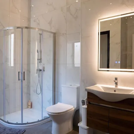 Windsor 5br With Heated Pool, Jacuzzi, Gym, Sauna And Cinema فيلة *