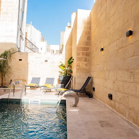 Villa Windsor 5br With Heated Pool, Jacuzzi, Gym, Sauna And Cinema Sliema