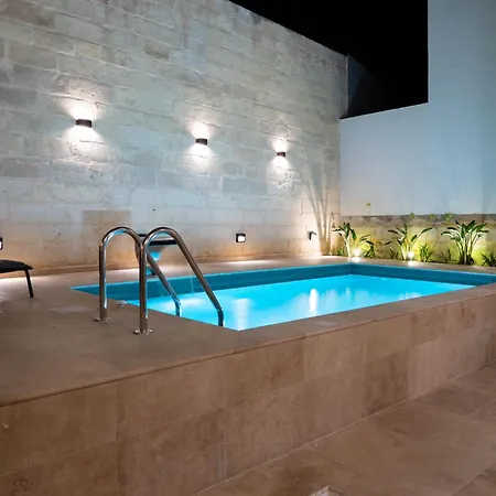 Windsor 5br With Heated Pool, Jacuzzi, Gym, Sauna And Cinema فيلة