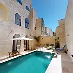 Windsor 5br With Heated Pool, Jacuzzi, Gym, Sauna And Cinema
