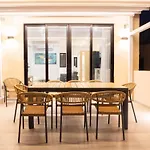 Vila Windsor 5br With Heated Pool, Jacuzzi, Gym, Sauna And Cinema