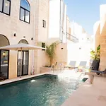 Vila Windsor 5br With Heated Pool, Jacuzzi, Gym, Sauna And Cinema Sliema